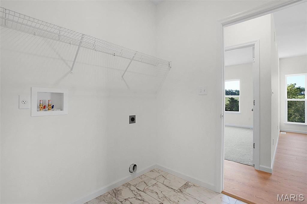 3300 Back Lane Court. Washington, MO 63090