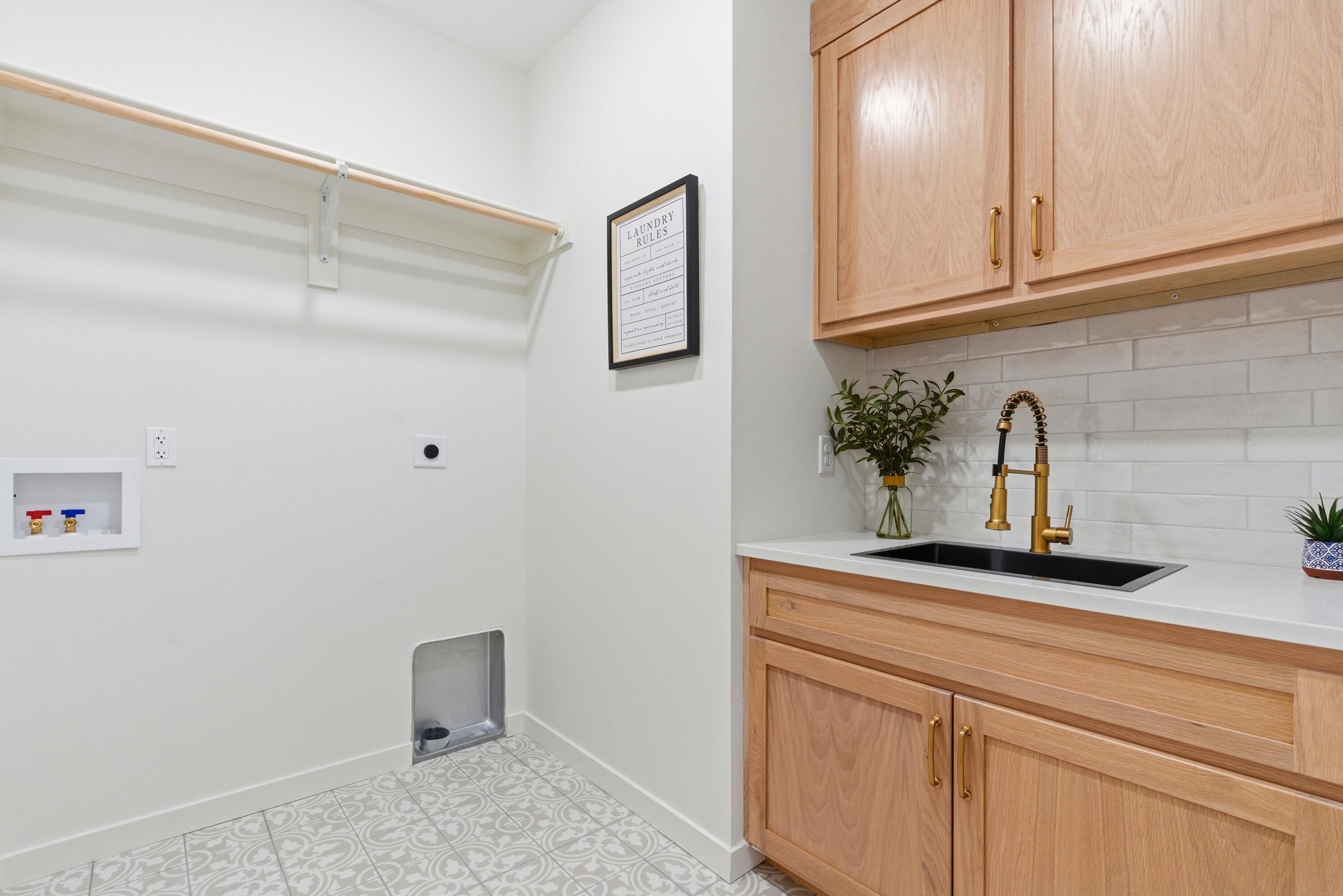 1874 E Cobblestone Drive. Ozark, MO 65721