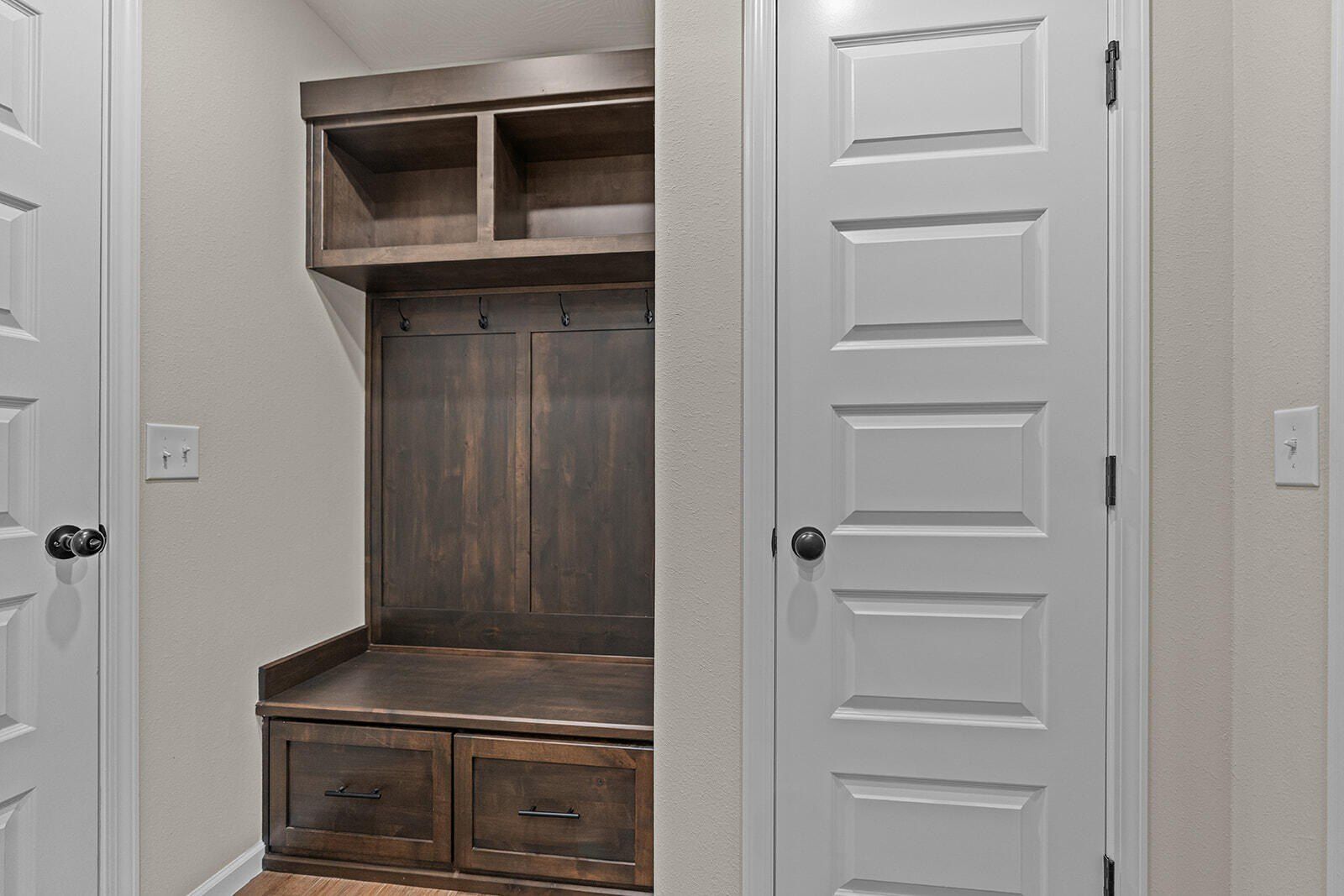 838 S Parkside Circle. Nixa, MO 65714