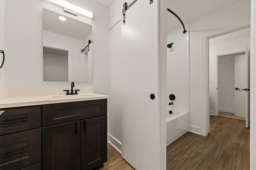 1213 E 29Th Street. Kansas City, MO 64109