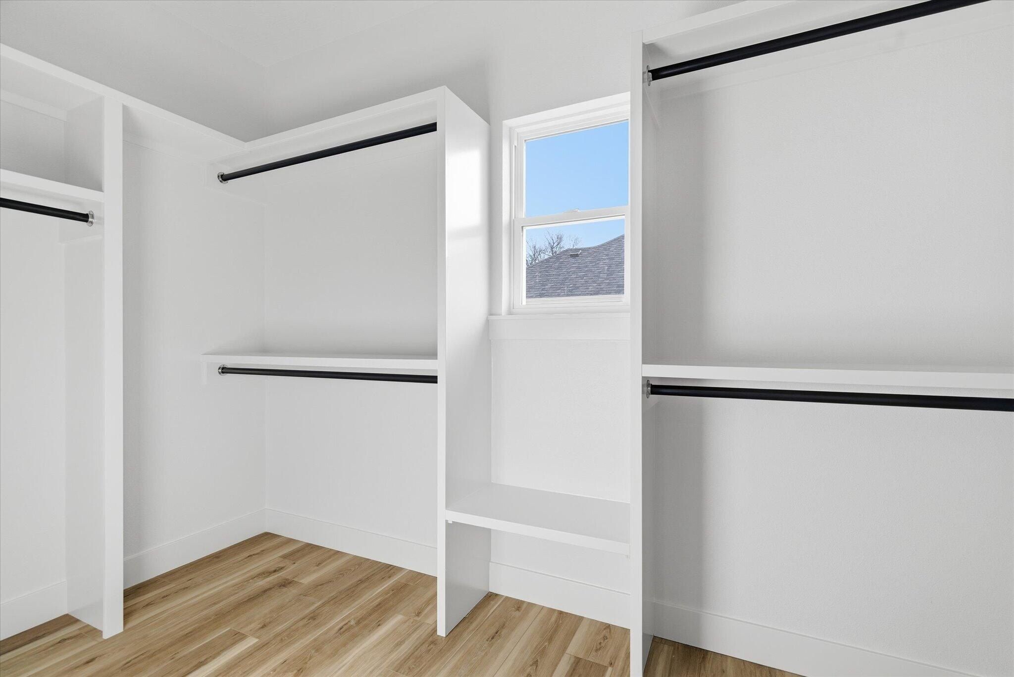 1394 N Collins Drive. Republic, MO 65738