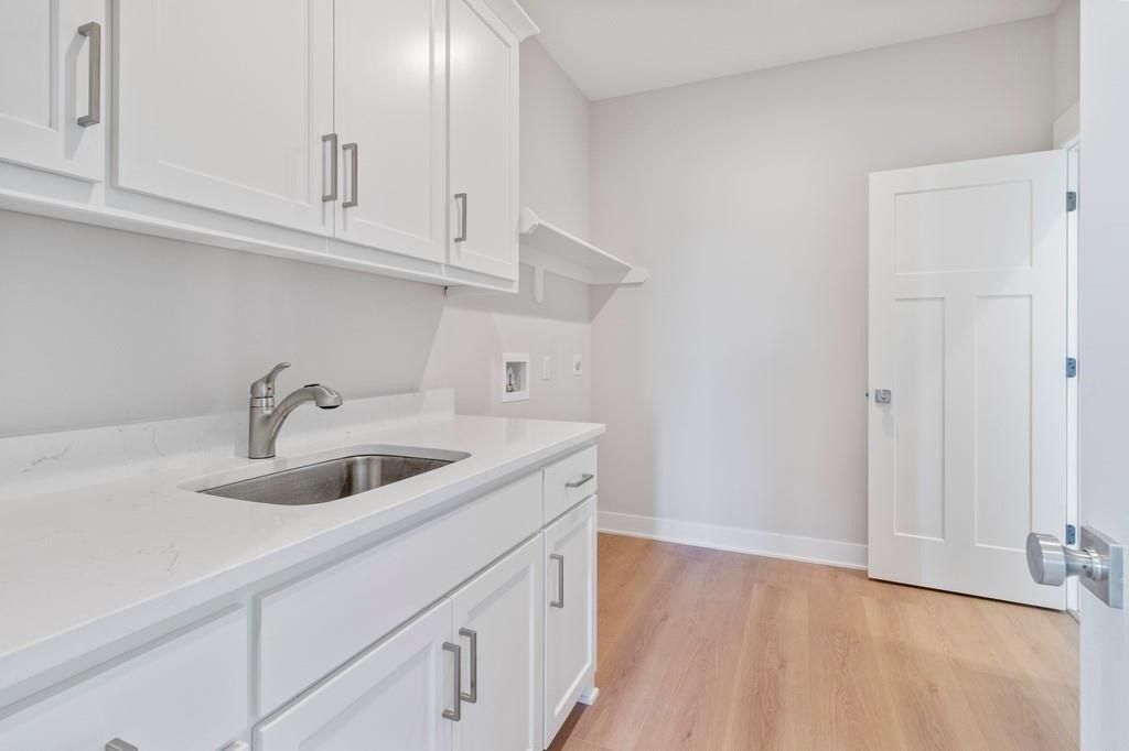 1309 Larkspur Place. Raymore, MO 64083