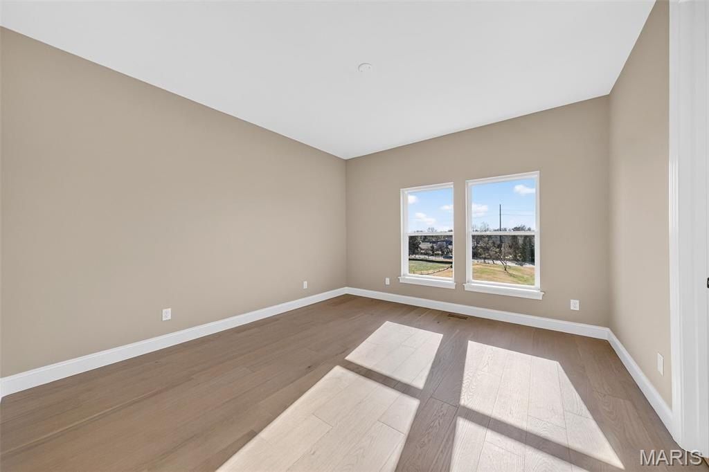 11924 Santino Court. Creve Coeur, MO 63141