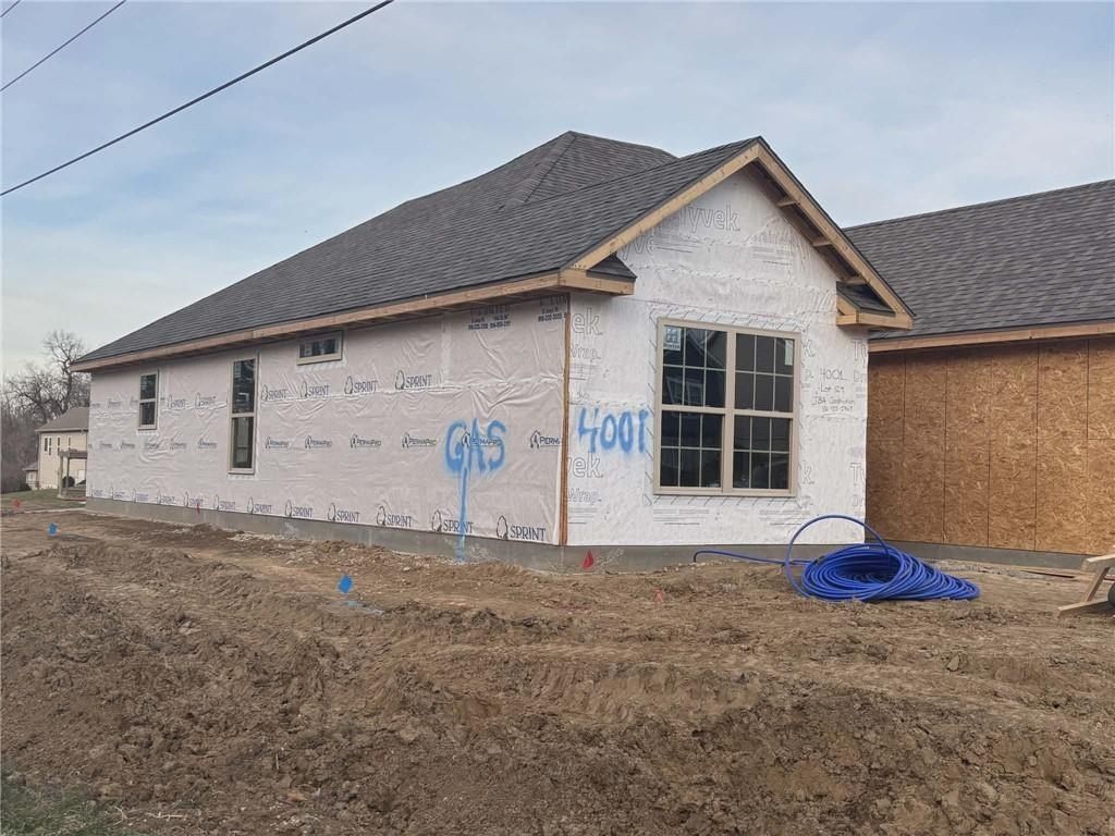 4001 Stacey Way Court. St Joseph, MO 64505