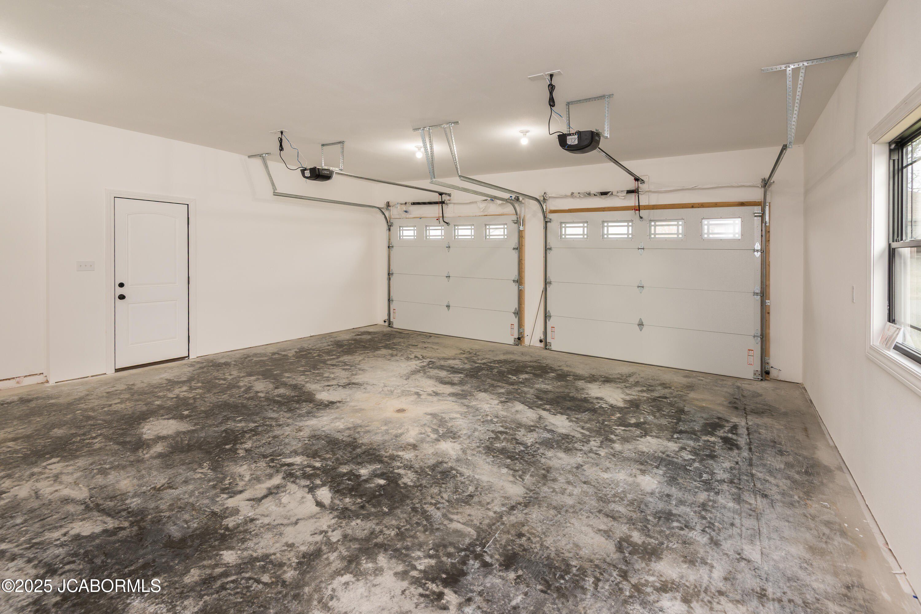 5423 Kenview Drive. Jefferson City, MO 65109