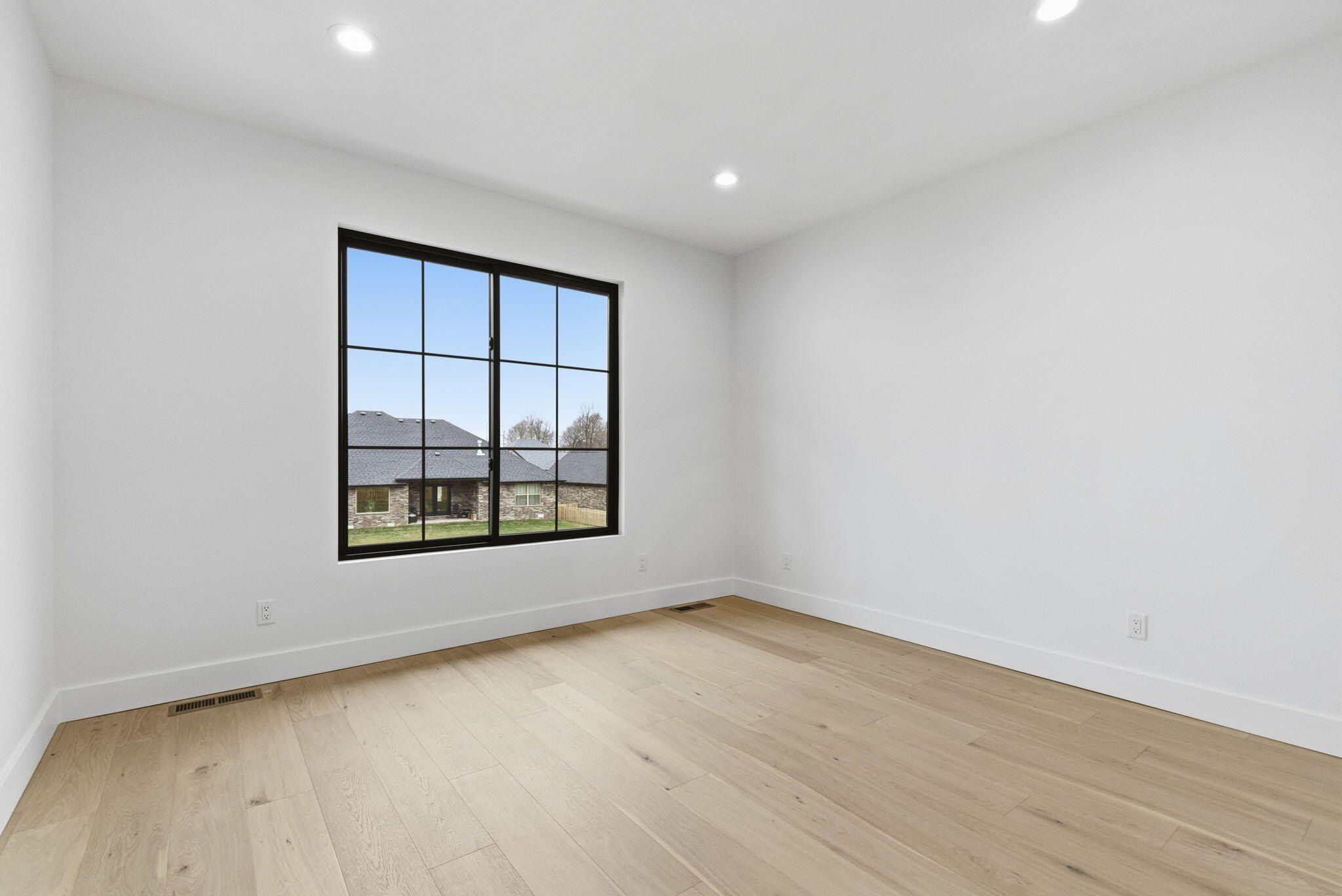 2160 N Silver Charm Avenue. Springfield, MO 65802