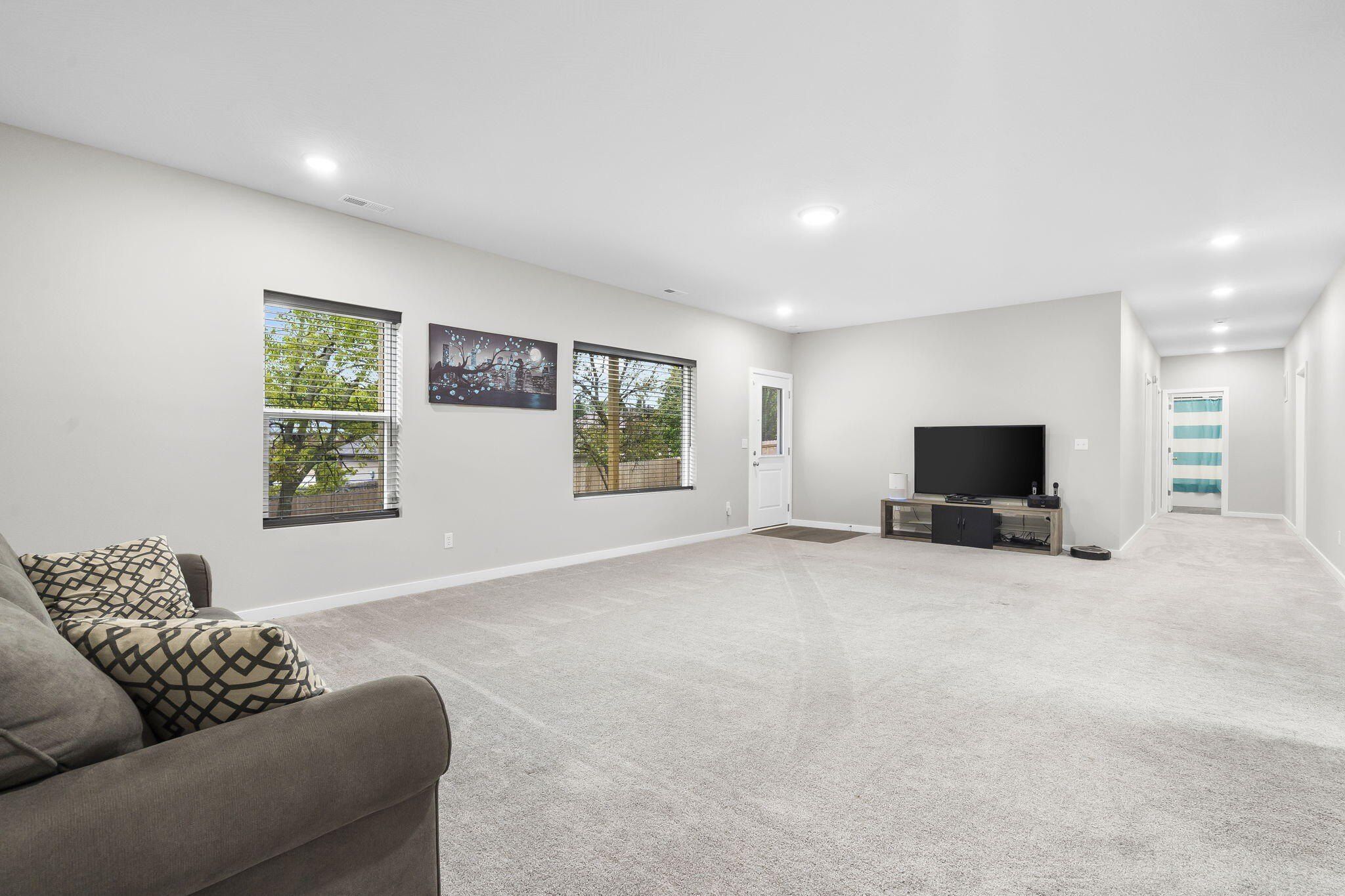 3805 N Golden Eagle Drive. Ozark, MO 65721