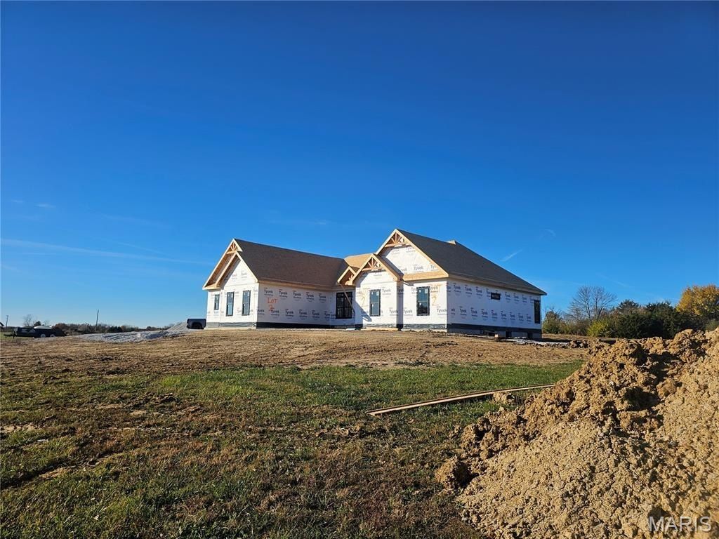 11 Uc Stonebriar Estates Court. Wentzville, MO 63385