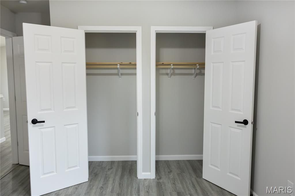 24401 Trolly Lane. Dixon, MO 65459