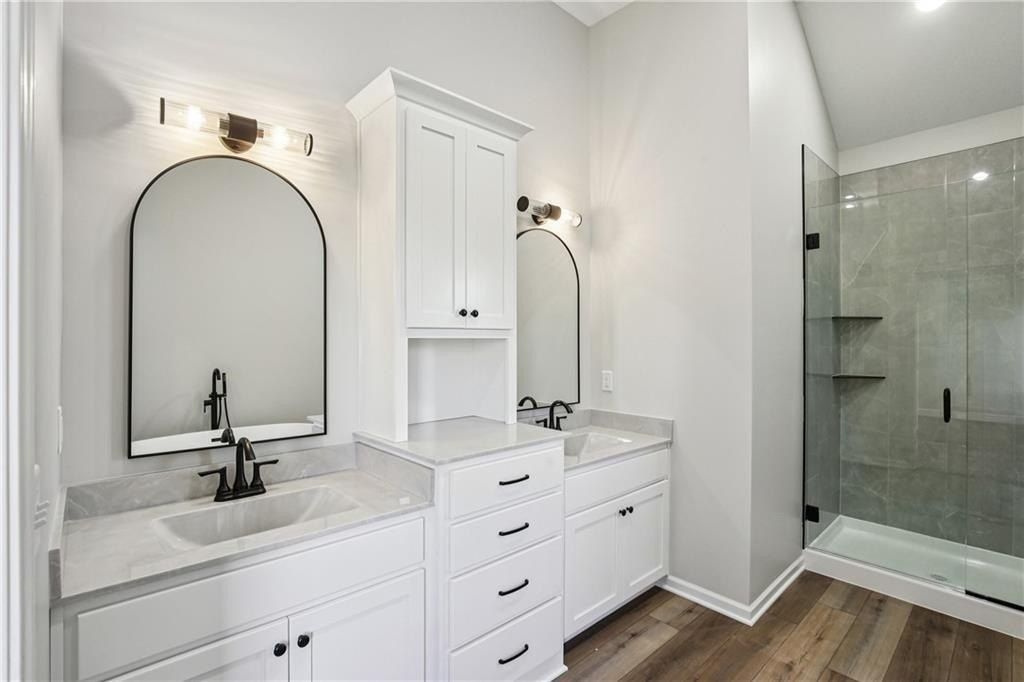 319 Ne 51 Road. Warrensburg, MO 64093