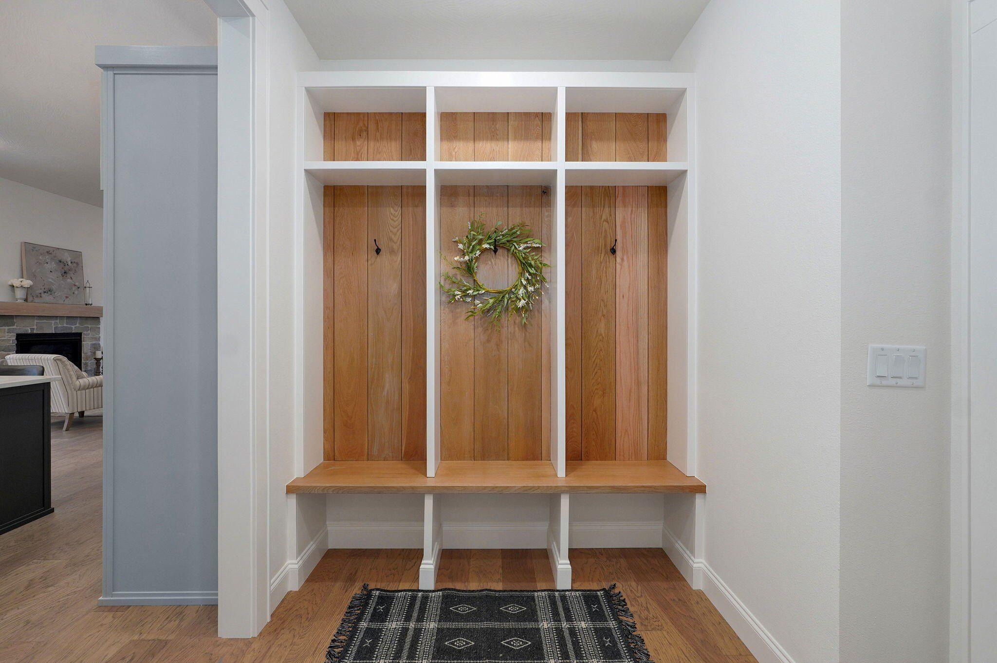 3945 E Woodhue Street. Springfield, MO 65802