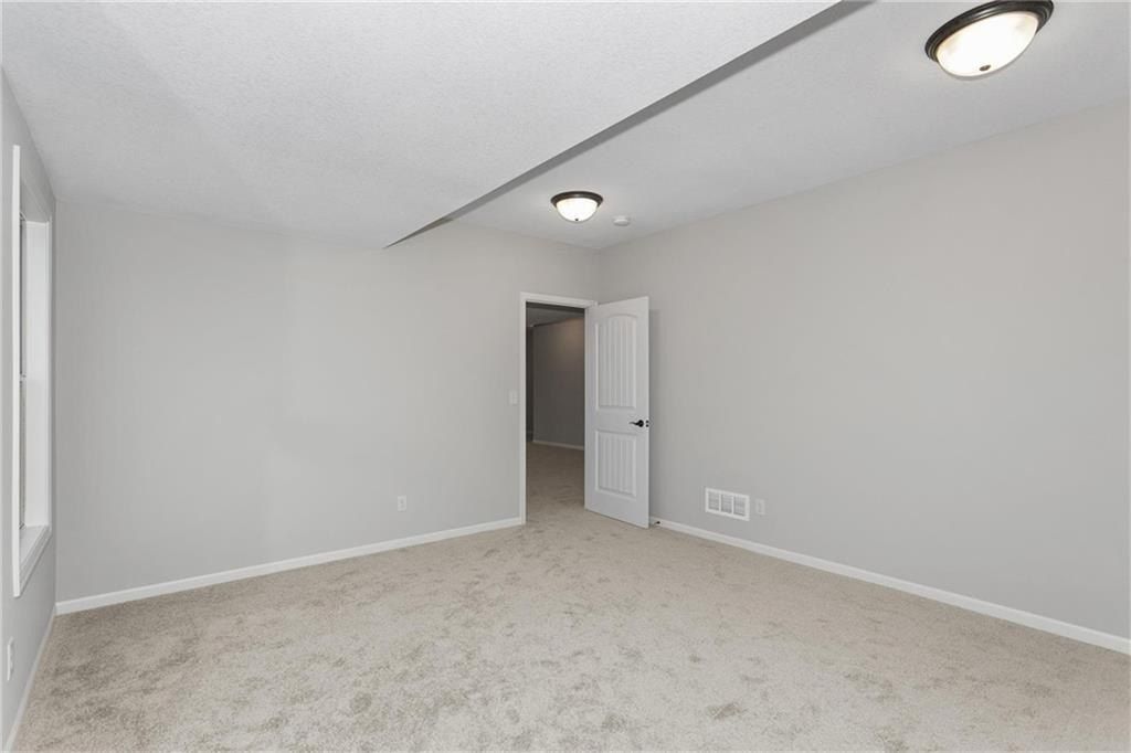 3721 Ne 90Th Terrace. Kansas City, MO 64156