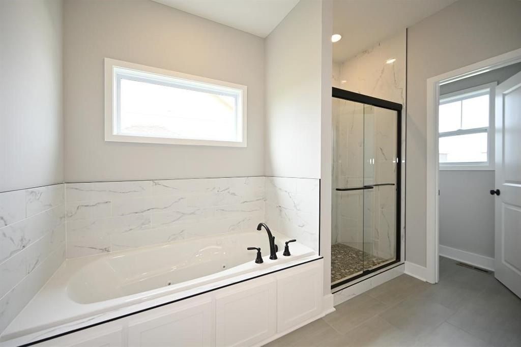 105 Johnson Circle. Dearborn, MO 64439