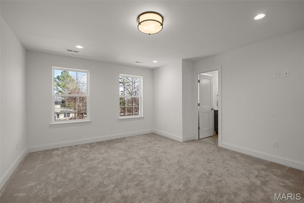 529 Long Acres Lane. Olivette, MO 63132