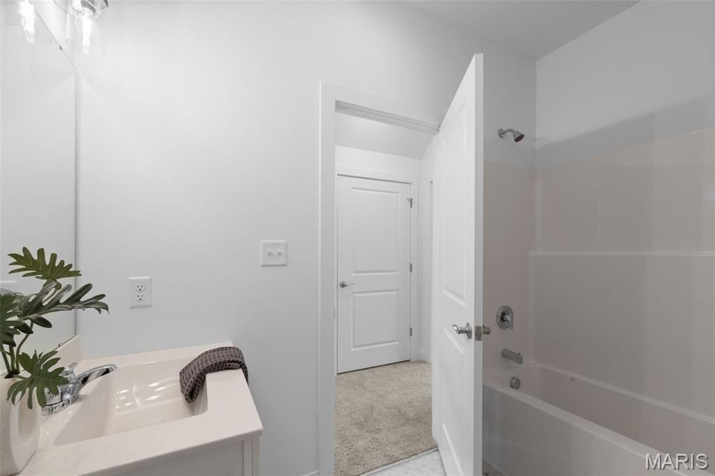 4116 Virginia Avenue. Saint Louis, MO 63118