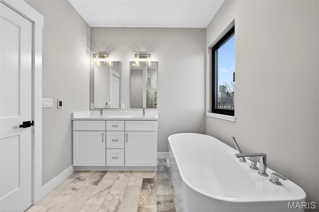 1017 River Bluff Drive. Washington, MO 63090