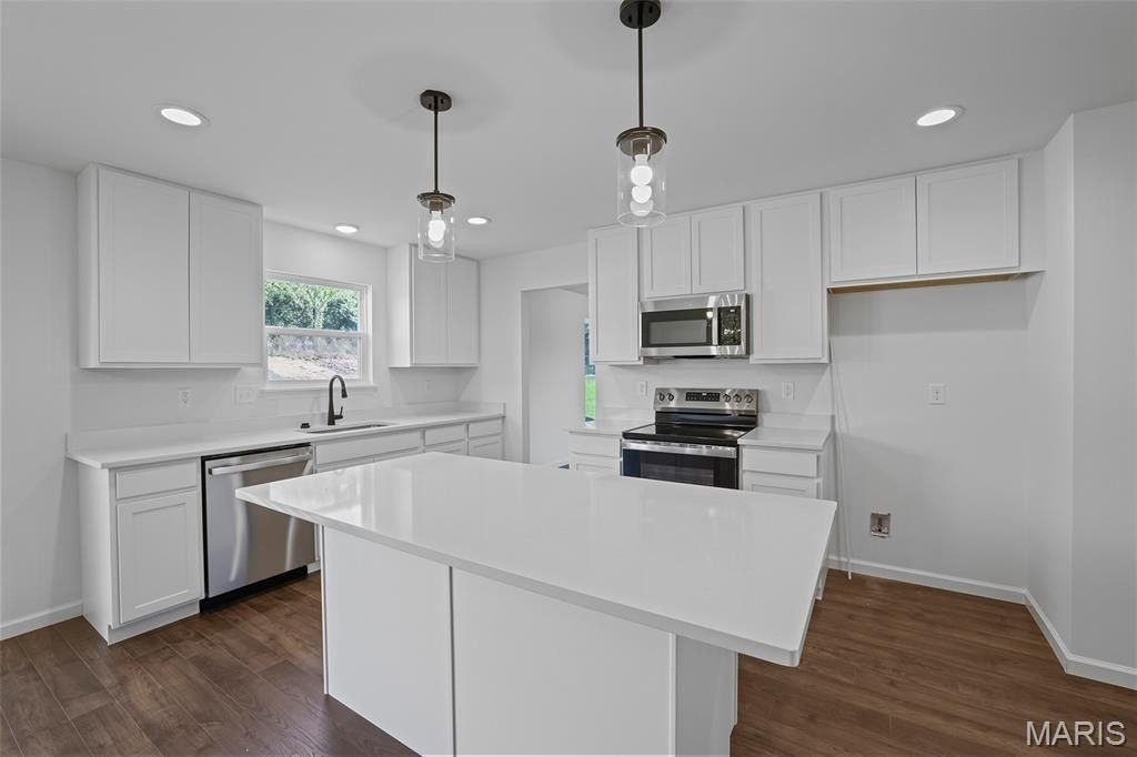 216 Noser Drive. Florissant, MO 63031