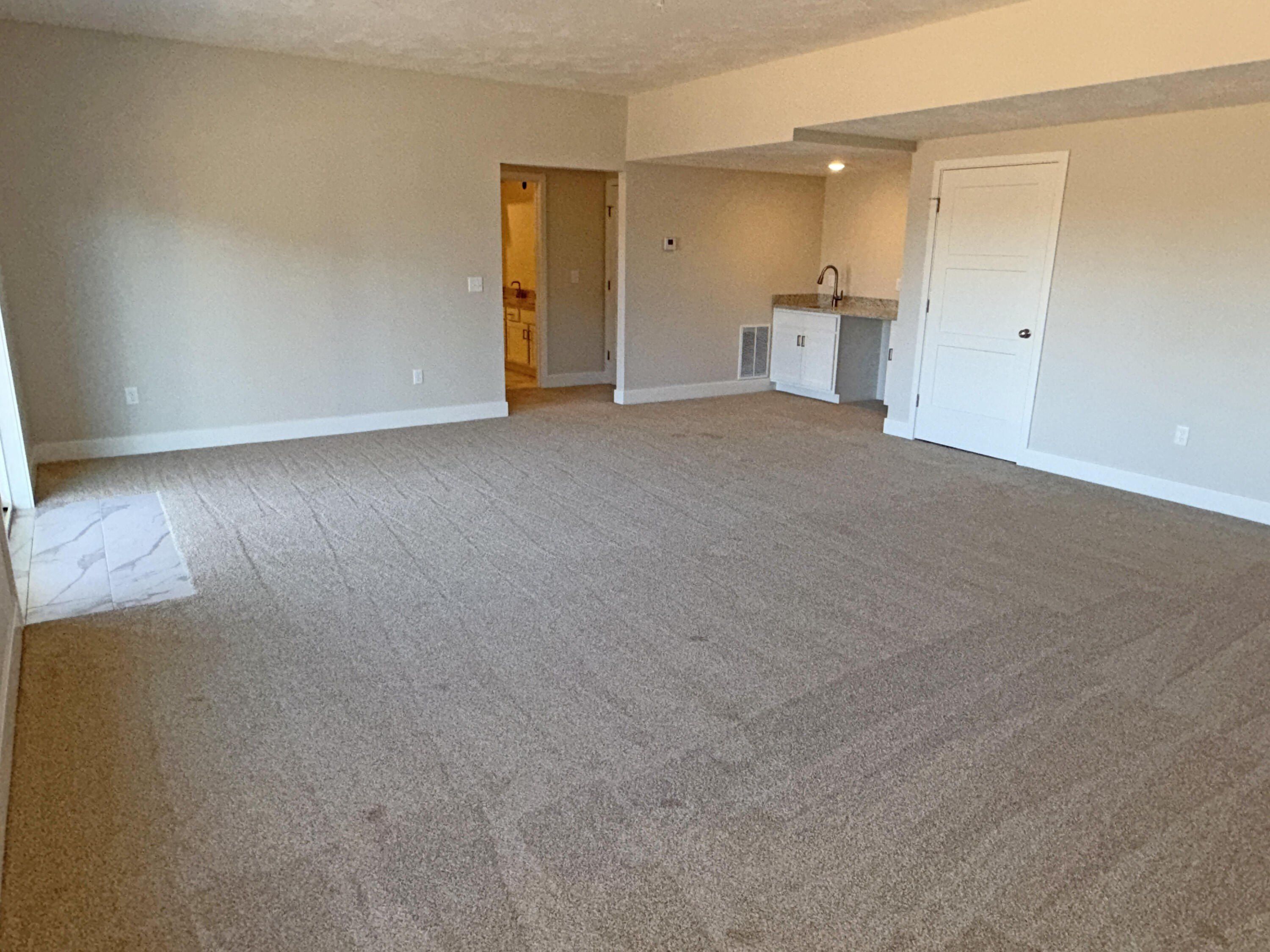 1281 N Maxine Avenue. Nixa, MO 65714