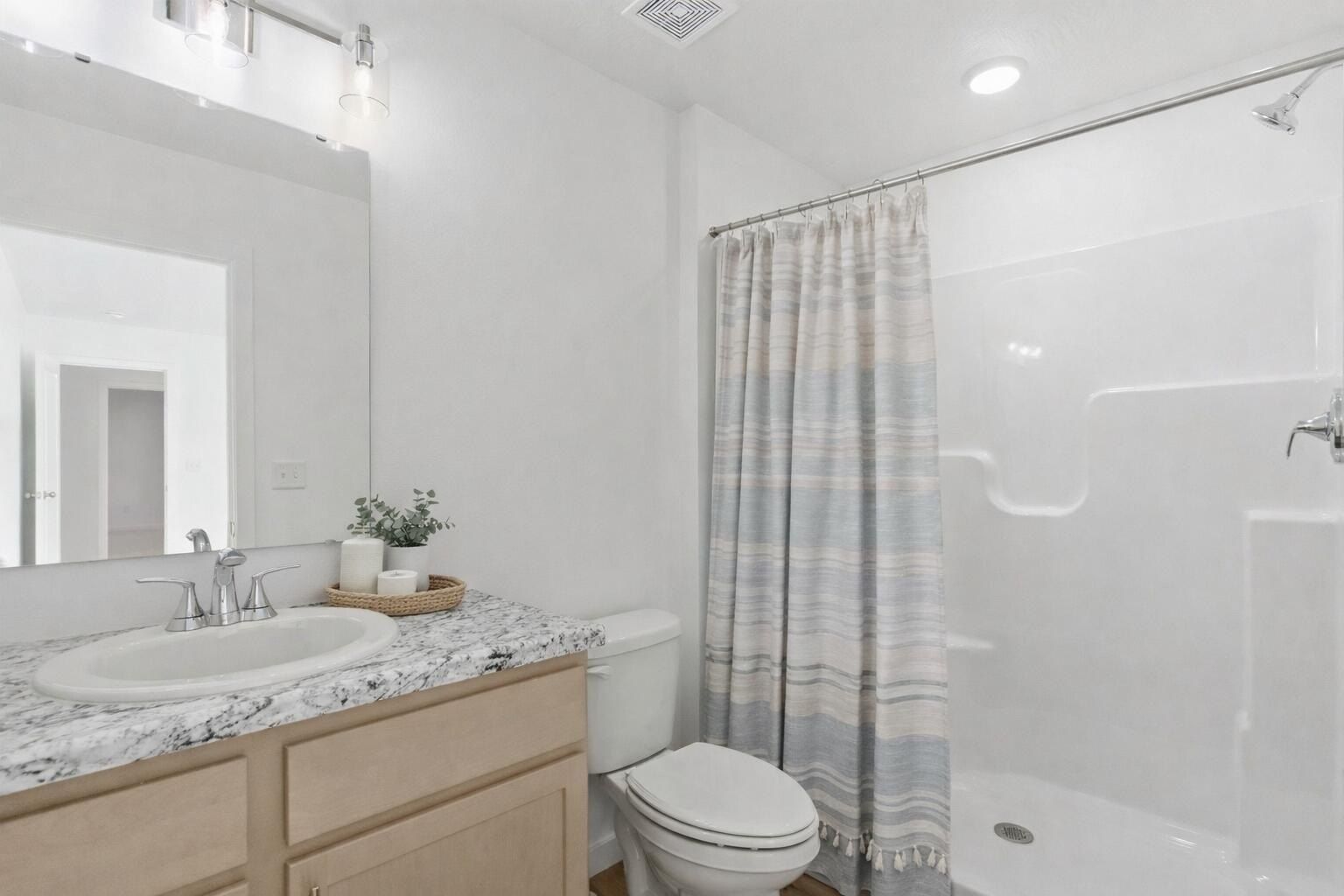 1755 N Boxwood Court. Brookline, MO 65619