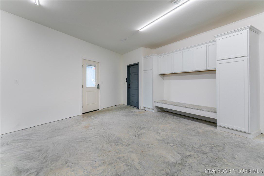 31291 Los Breezes Circle. Rocky Mount, MO 65072