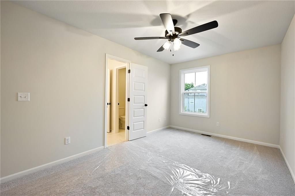 300 Nw Earle Lane. Lees Summit, MO 64081