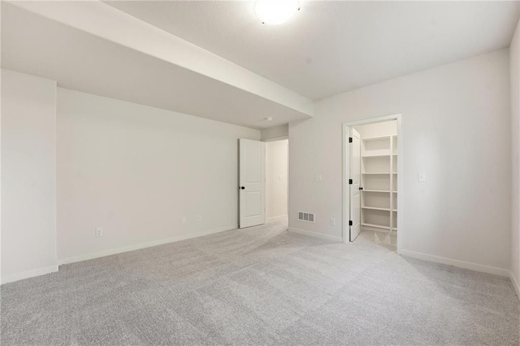 2717 Sw 12Th Street. Lees Summit, MO 64081