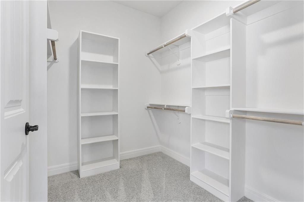 11464 N Auburndale Circle. Kansas City, MO 64157