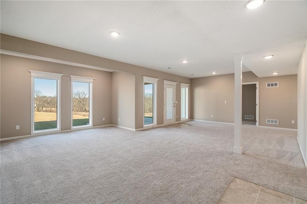 10139 N Winchester Avenue. Kansas City, MO 64156