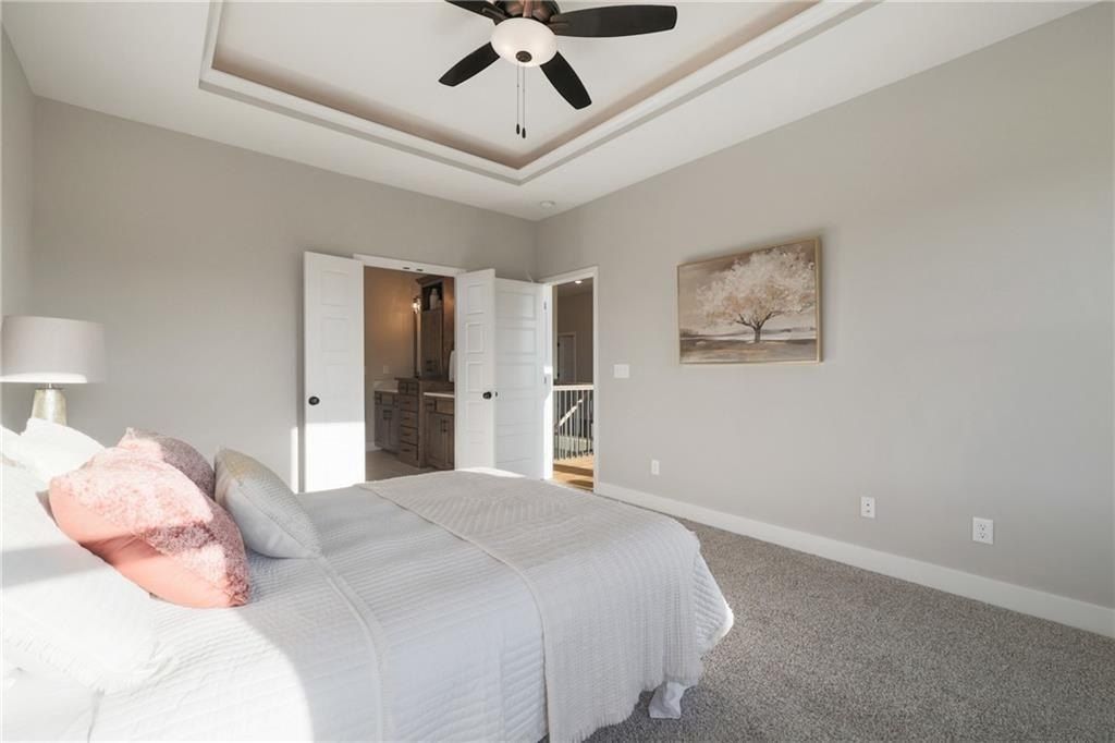 2368 Ne Colonnade Avenue. Blue Springs, MO 64029