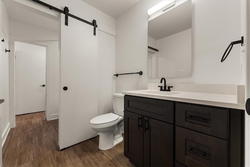 29072911 Forest Avenue. Kansas City, MO 64109