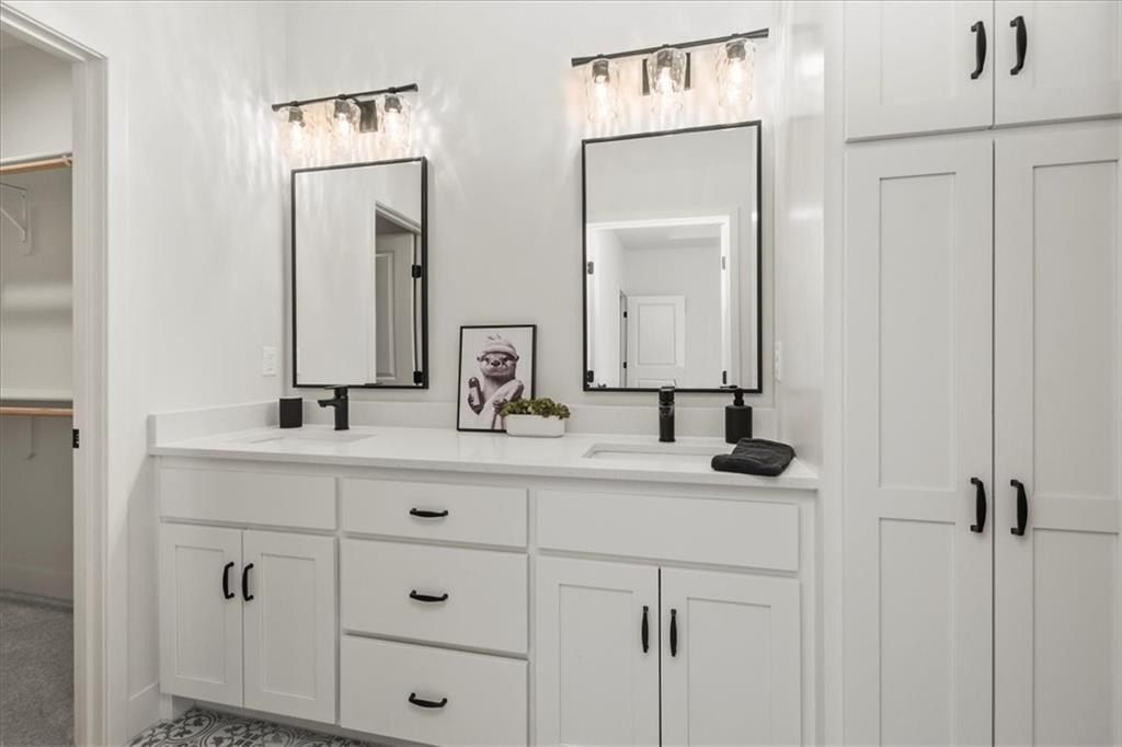 218 N Boardman Street. Pleasant Hill, MO 64080