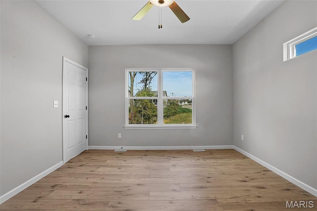 2337 Hanks Close. Washington, MO 63090