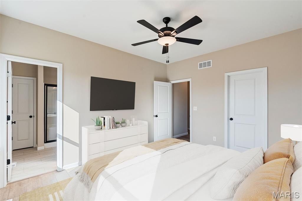 176 Hanks Close. Washington, MO 63090