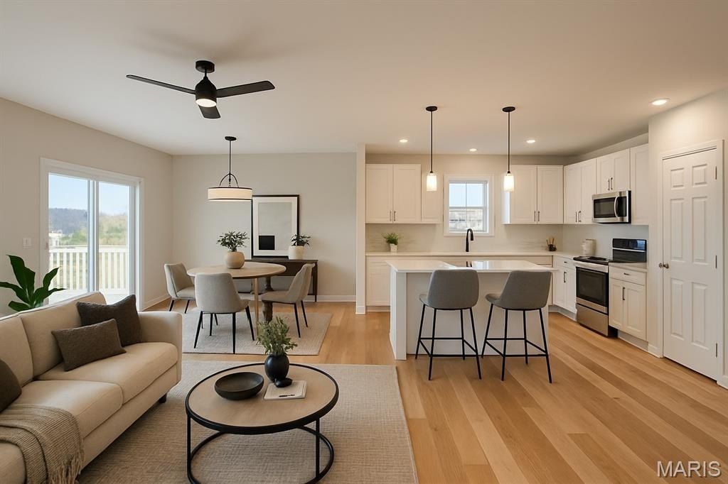 152 Pellins Court. Washington, MO 63090