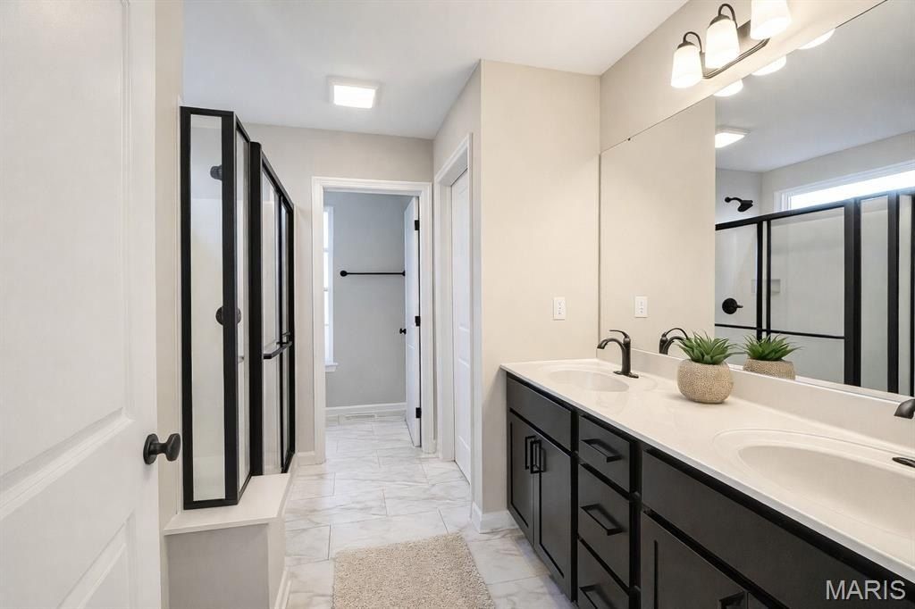 178 Hanks Close Court. Washington, MO 63090