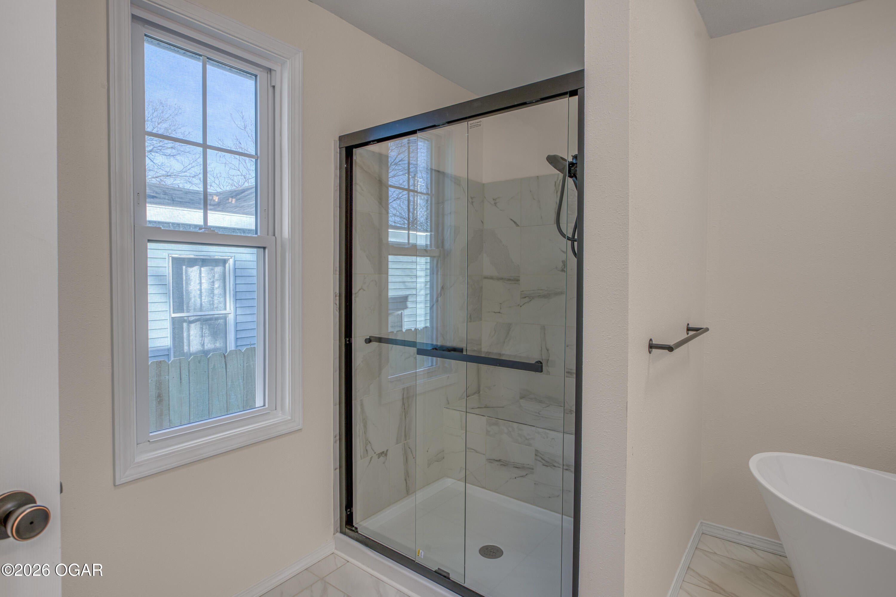 18 S Ball Street. Webb City, MO 64870