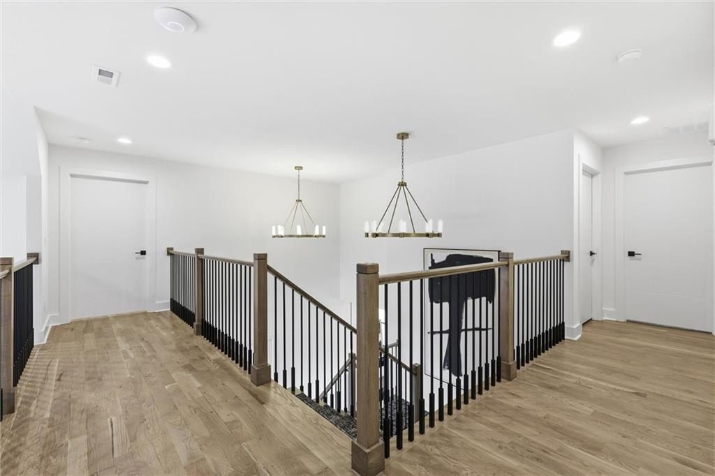 7445 Nw Fawn Avenue. Parkville, MO 64152