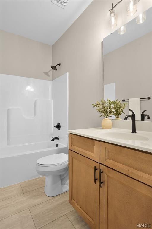 113 Fiddlers Close. Washington, MO 63090