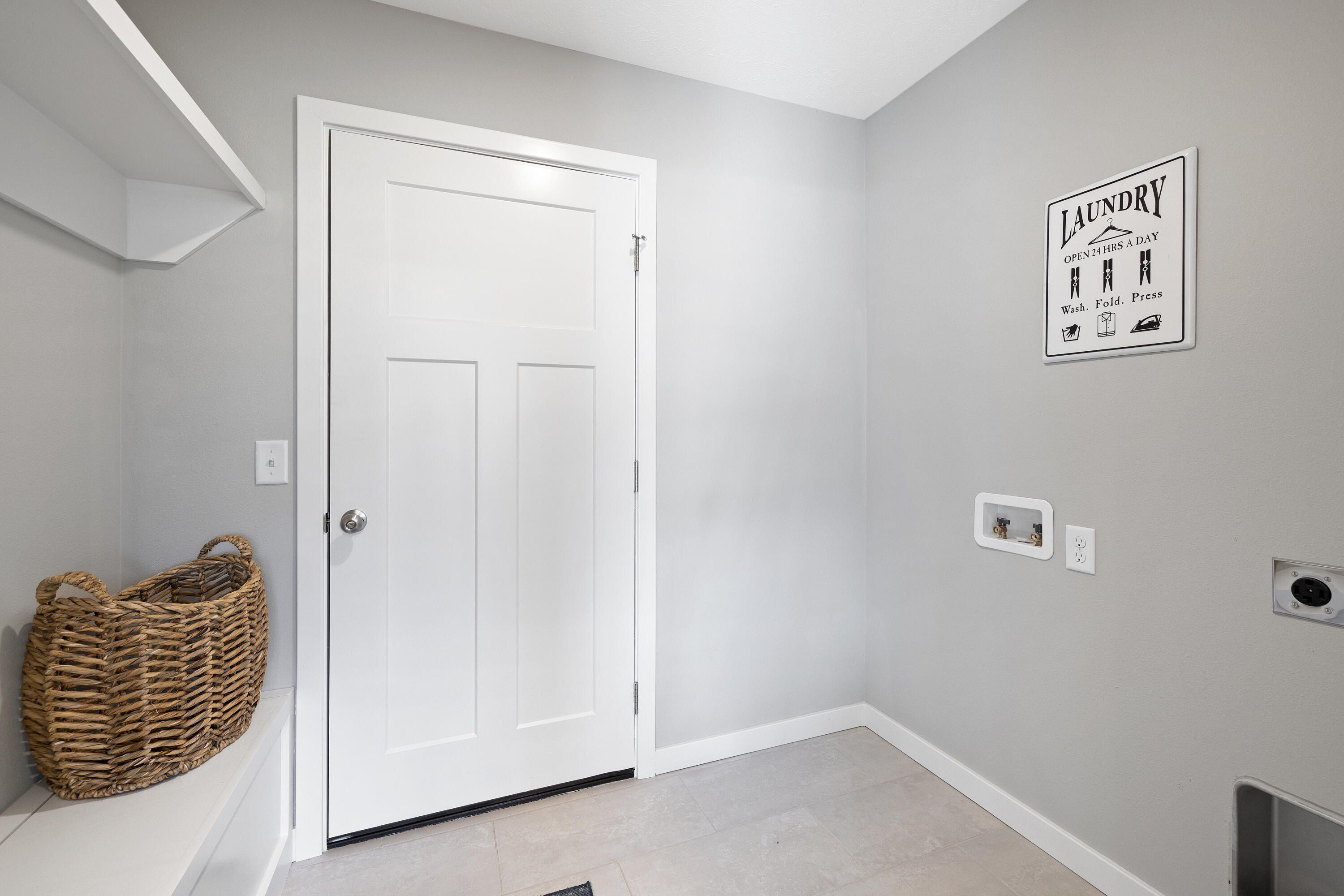 324 Sleepy Meadow. Mount Vernon, MO 65712