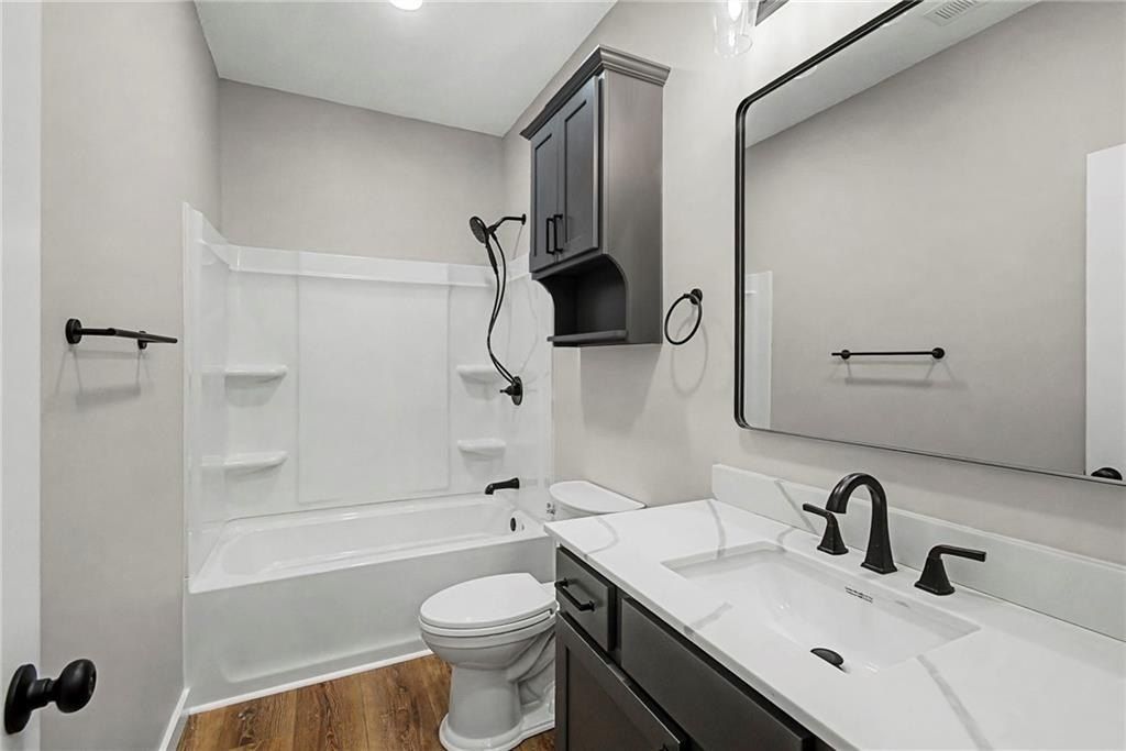 1415 N Thornton Lane. Richmond, MO 64085