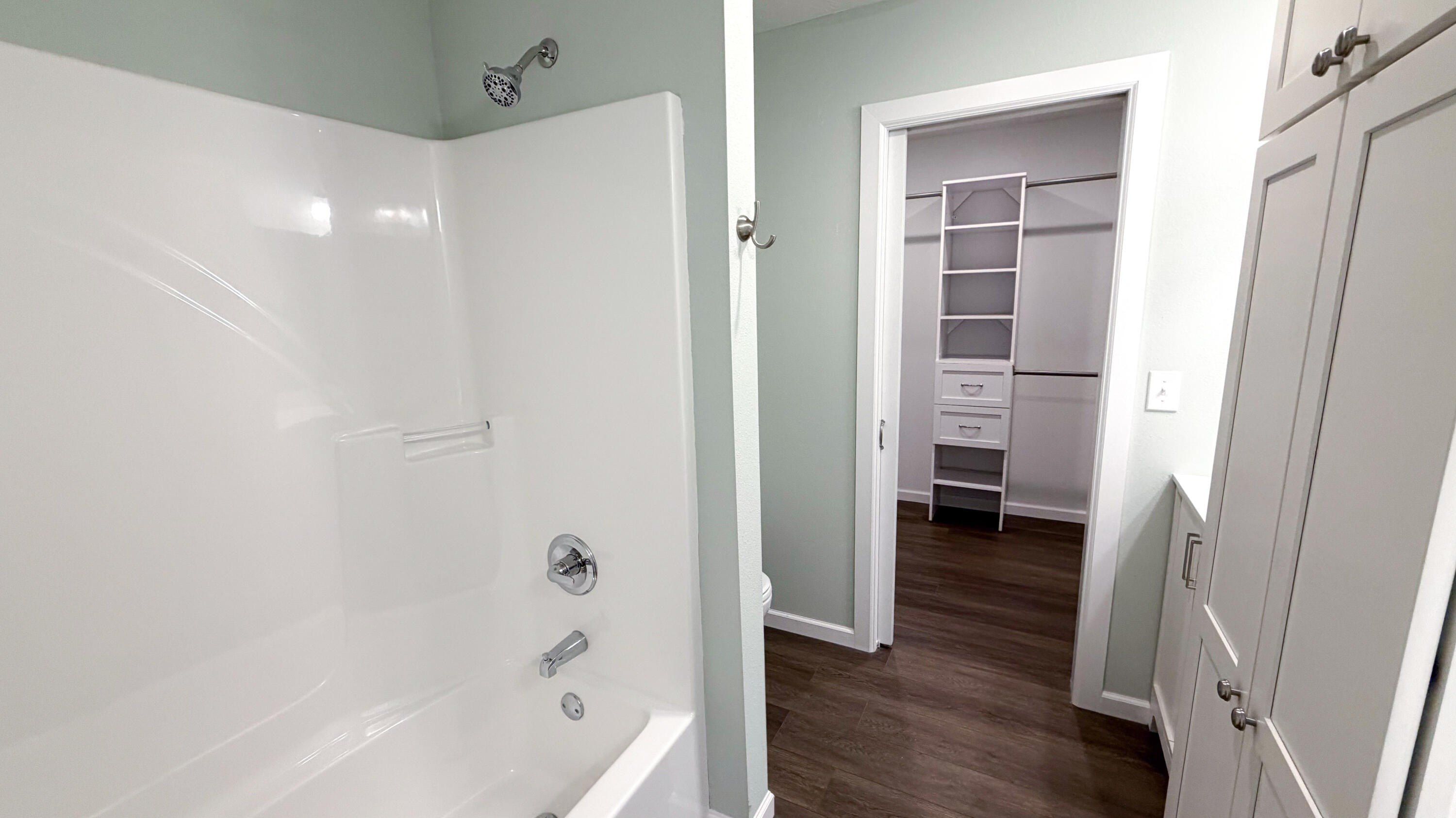 913 W Della Street. Springfield, MO 65803