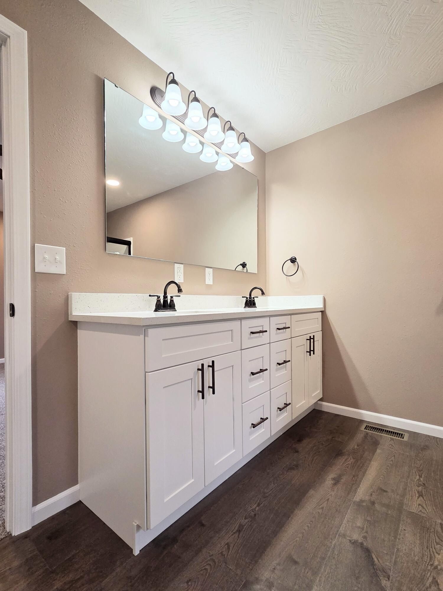 112 N Vine Street. Marshfield, MO 65706