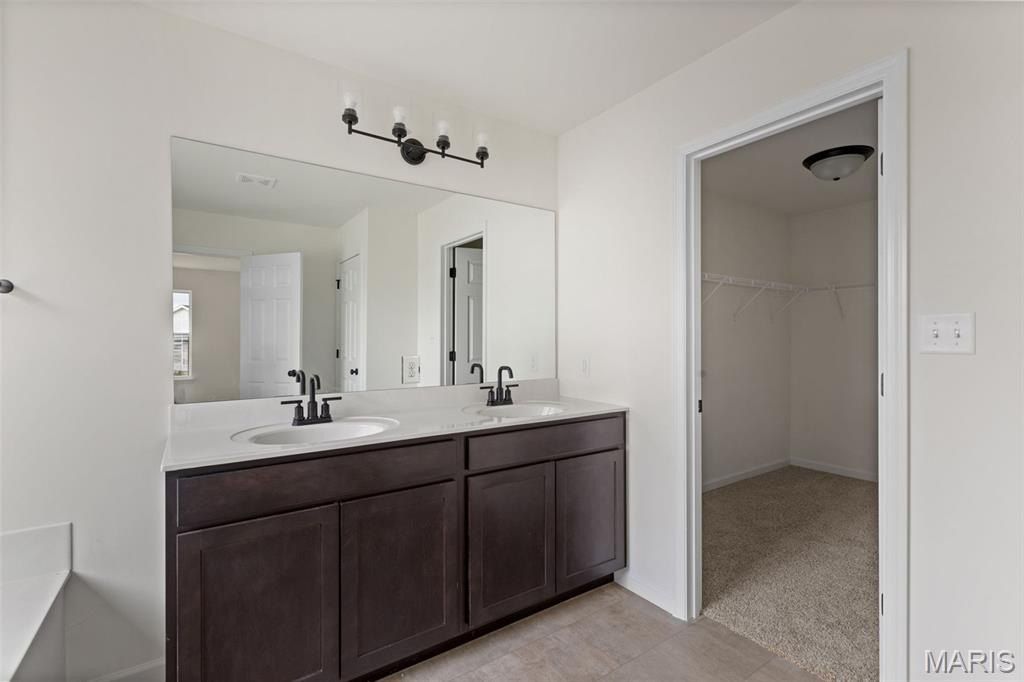 212 Noser Drive. Florissant, MO 63031