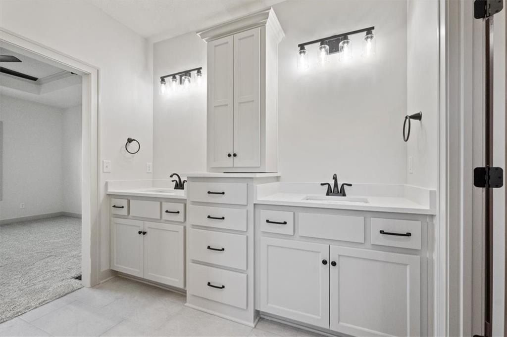 11717 E 231St Street. Peculiar, MO 64078