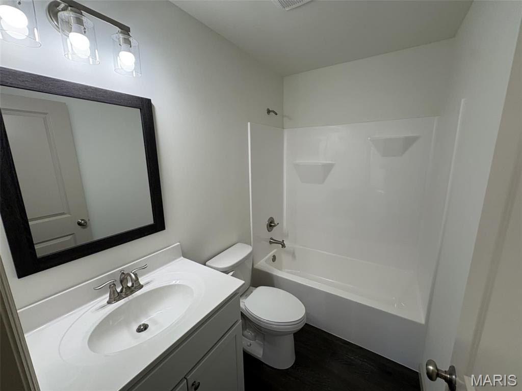 25156 Woodridge Drive. Warrenton, MO 63383