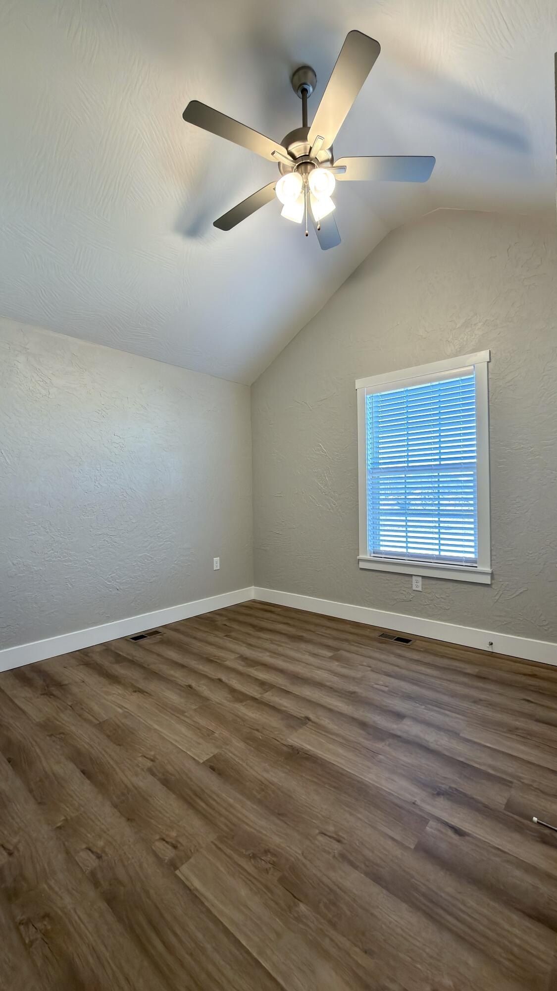 3860 W Riley Street. Bolivar, MO 65613