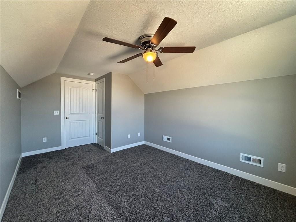 4803 S Creek Woods Drive. Saint Joseph, MO 64507