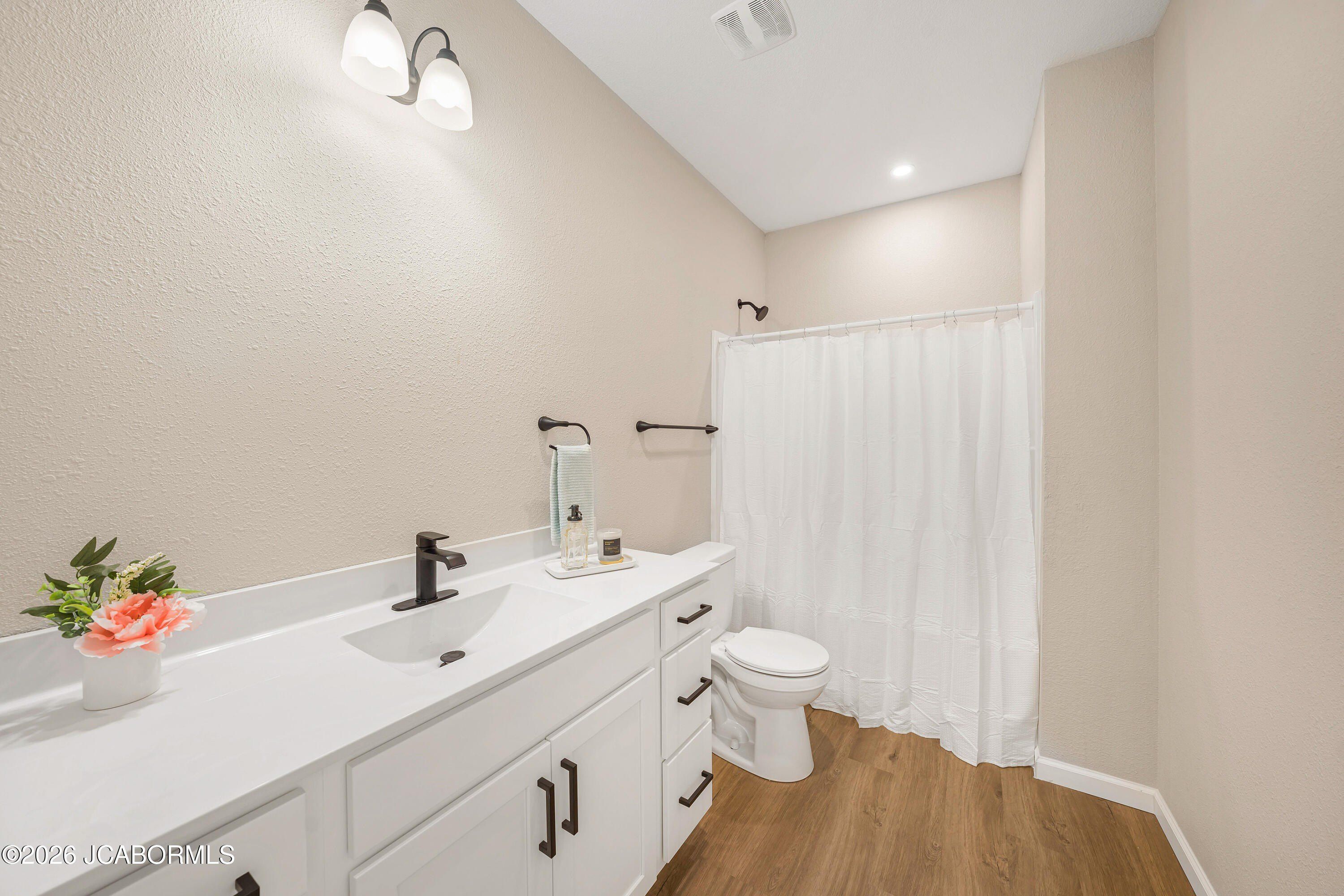 1202 Hillcrest Road. California, MO 65018