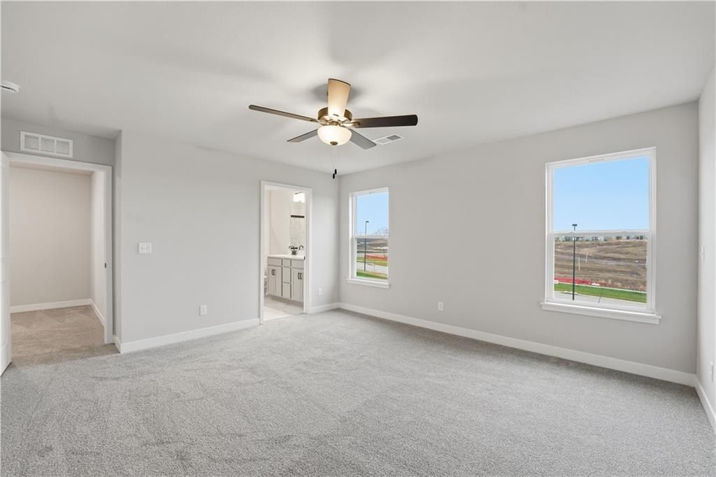 3069 Nw 96Th Terrace. Kansas City, MO 64154