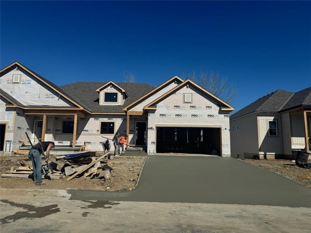 3109 Carlisle Court. Saint Joseph, MO 64506